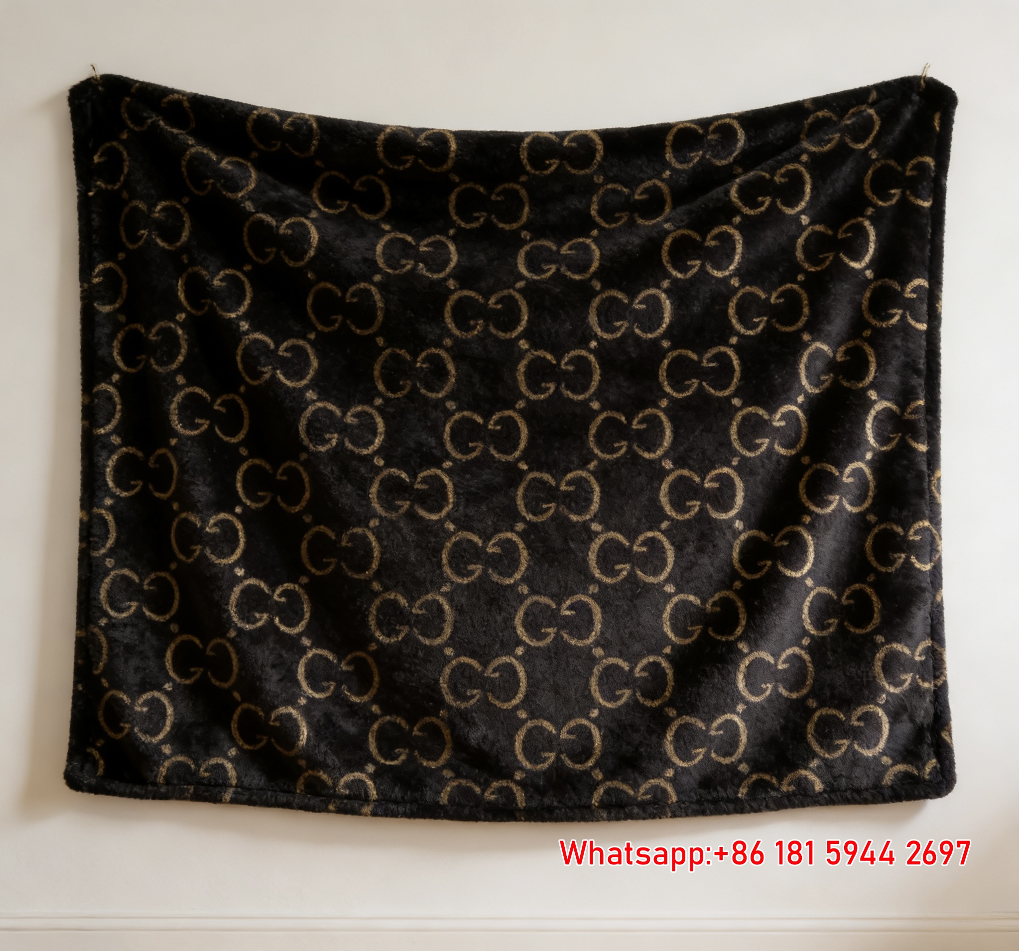 Minimal Gucci Monogram Fleece Blanket IMG_2917